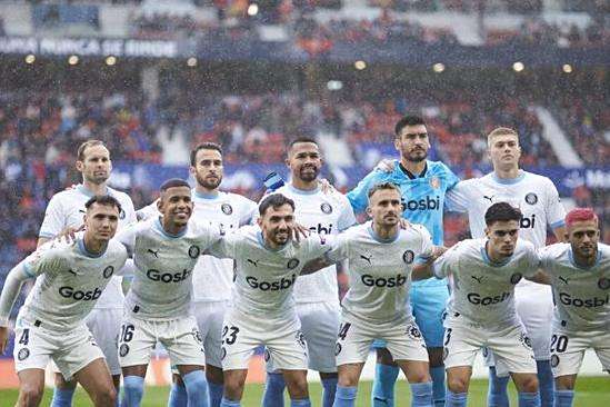 雷火电竞app-沃尔夫斯堡球员合作努力，实现完美胜利的简单介绍