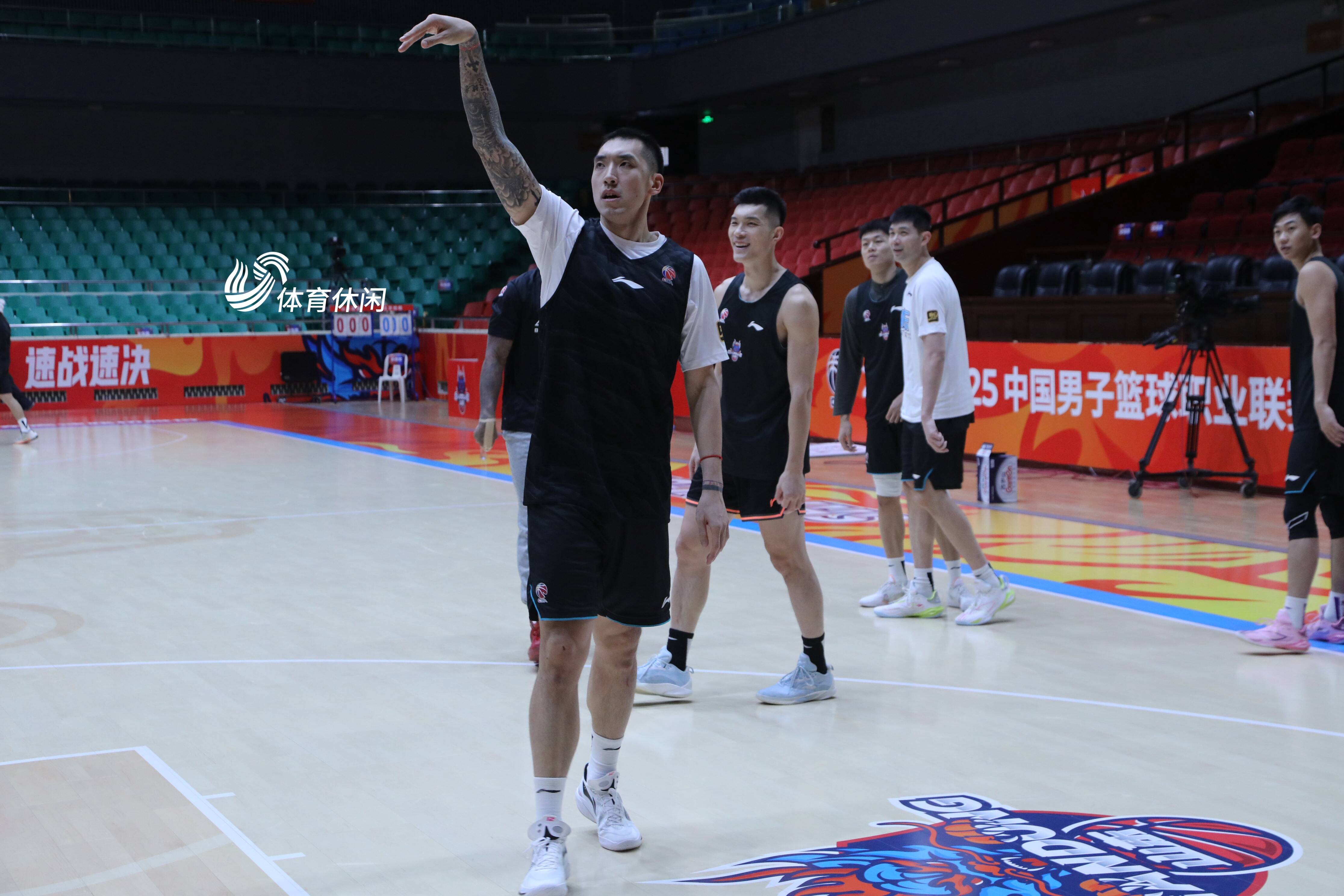 吉林男篮击败竞争对手,稳居前列 吉林男篮击败竞争对手,稳居前列