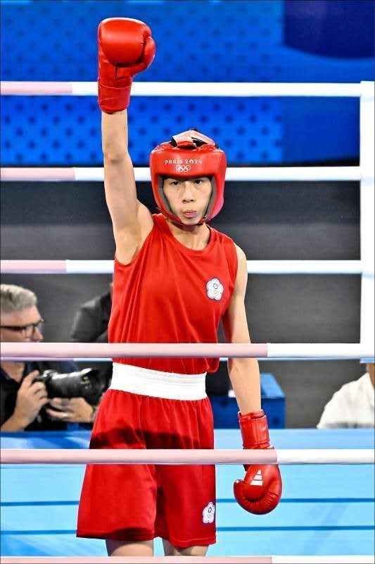 雷火电竞网站-关于拳击总决赛即将打响，冠军归属成谜的信息