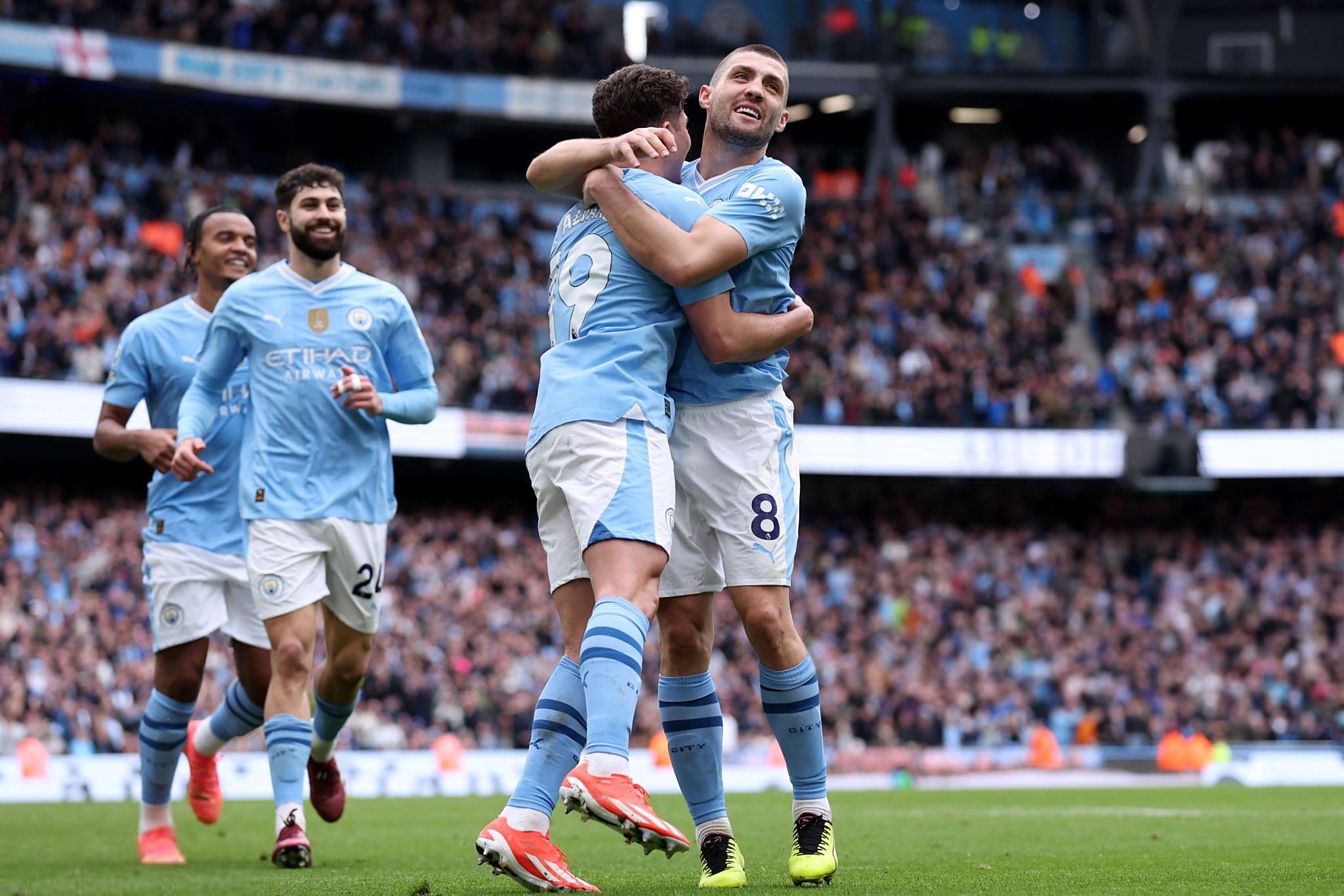 英格兰碾压美国，门迪带队取胜