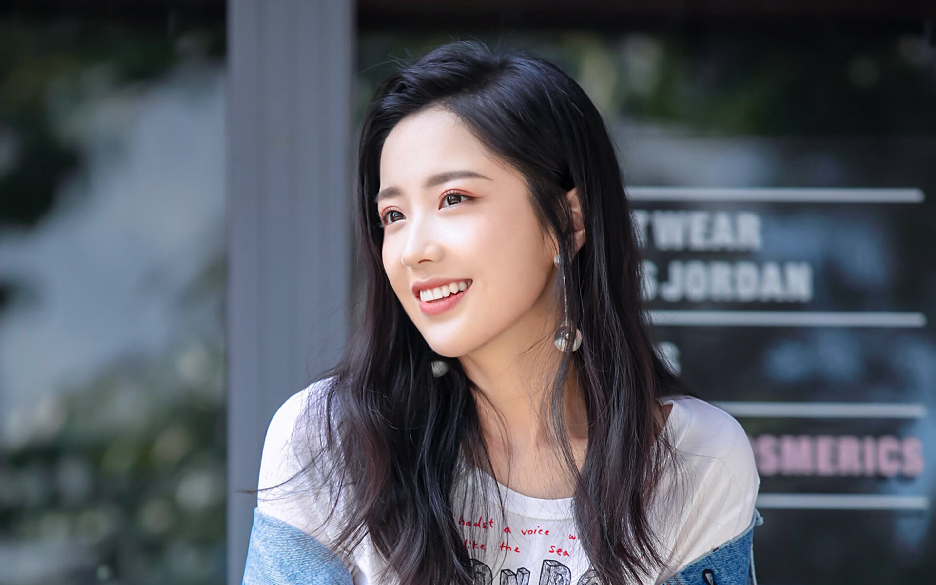 雷火电竞简介-蓝调与钢铁，探戈与罚球线，当孟菲斯遇见马德里的夜晚