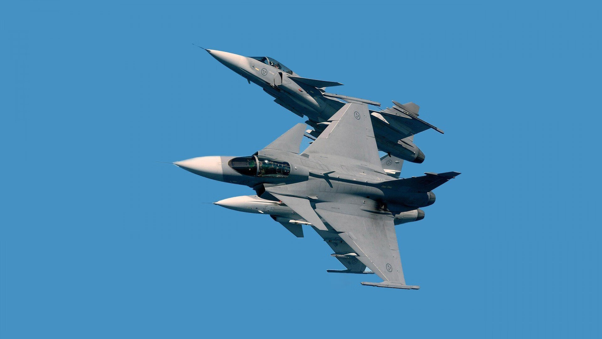 雷火电竞官网-唯一性的两面，绝境中的篮球与足球幻想曲