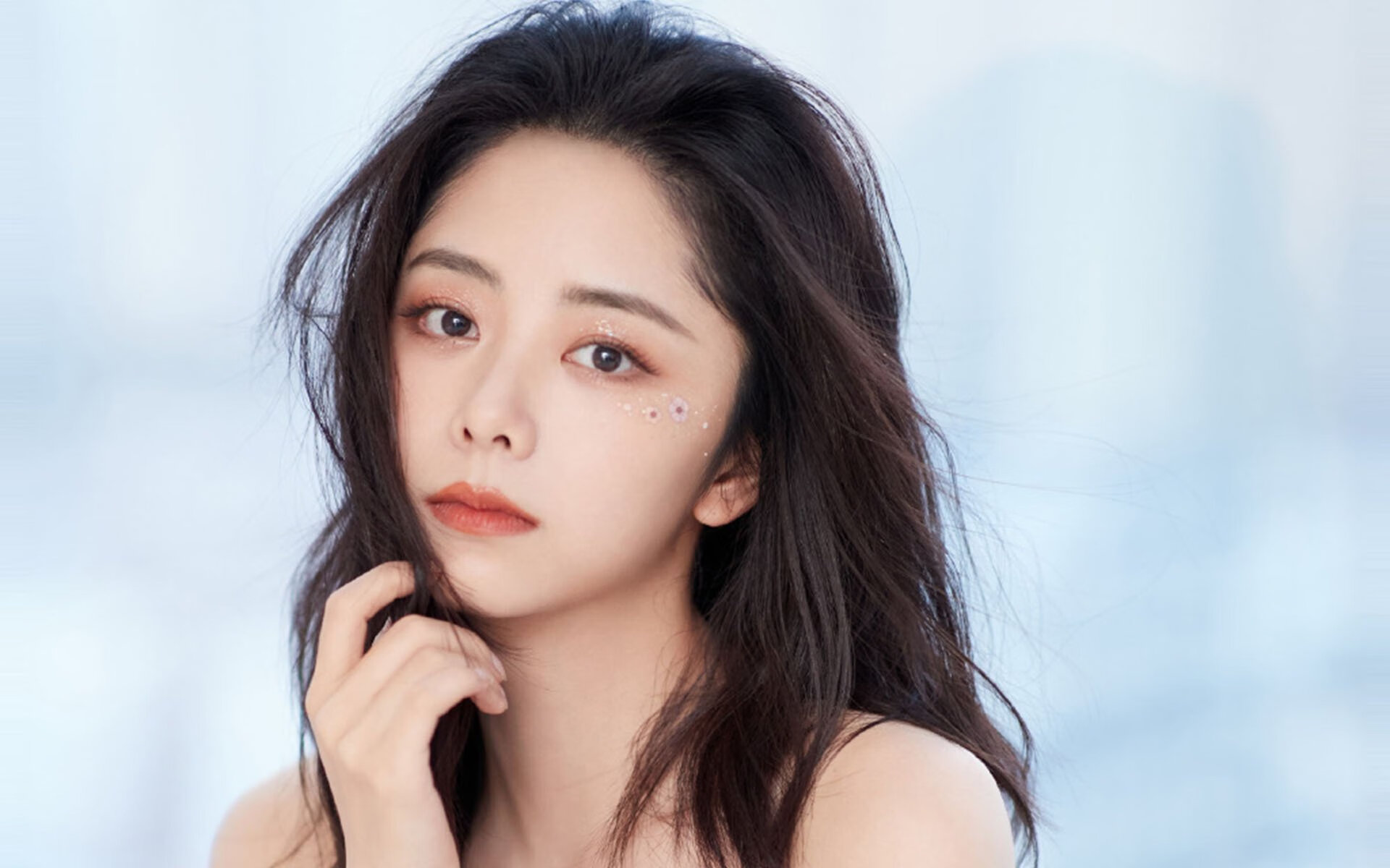 东方孤星与西方群狼，体育世界的两种英雄叙事