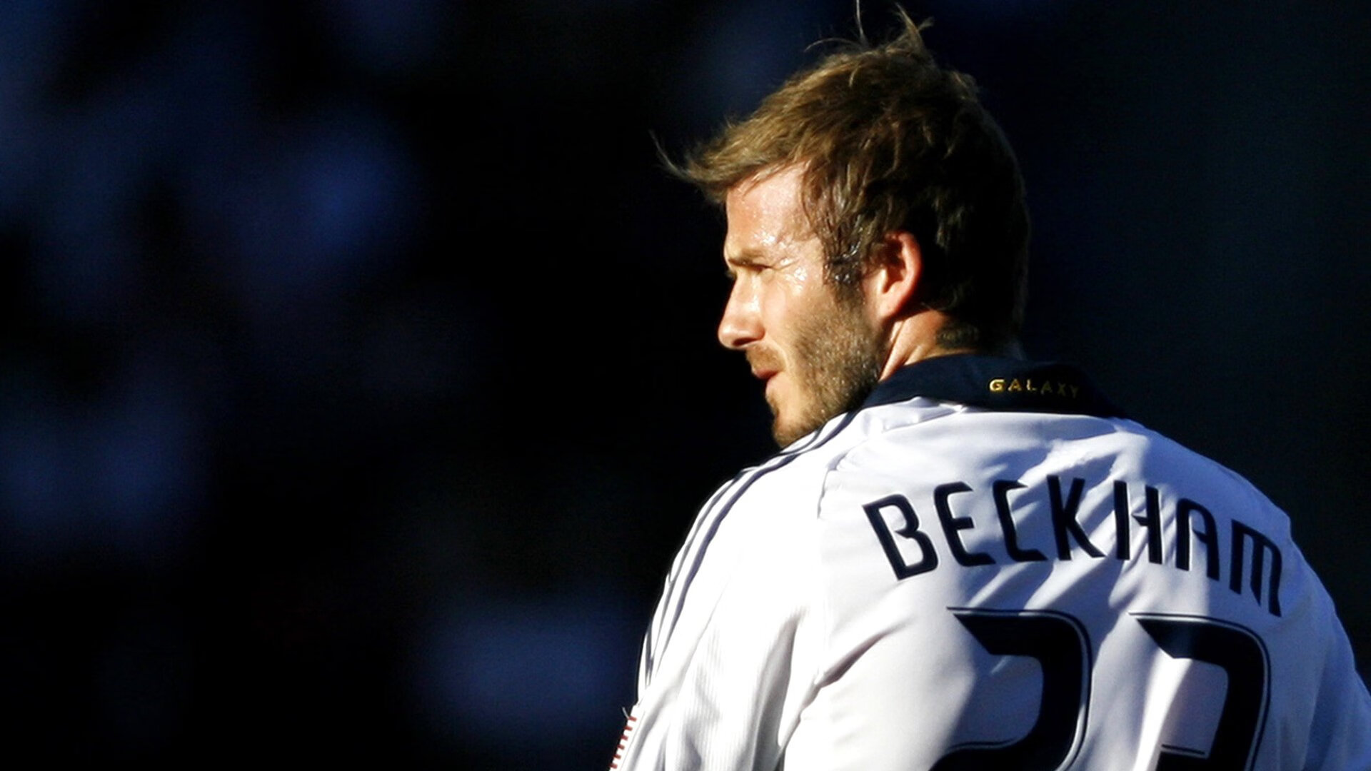 冰川之力冲垮塞维利亚,当蒂亚戈的天才之火点燃冰岛足球之夜