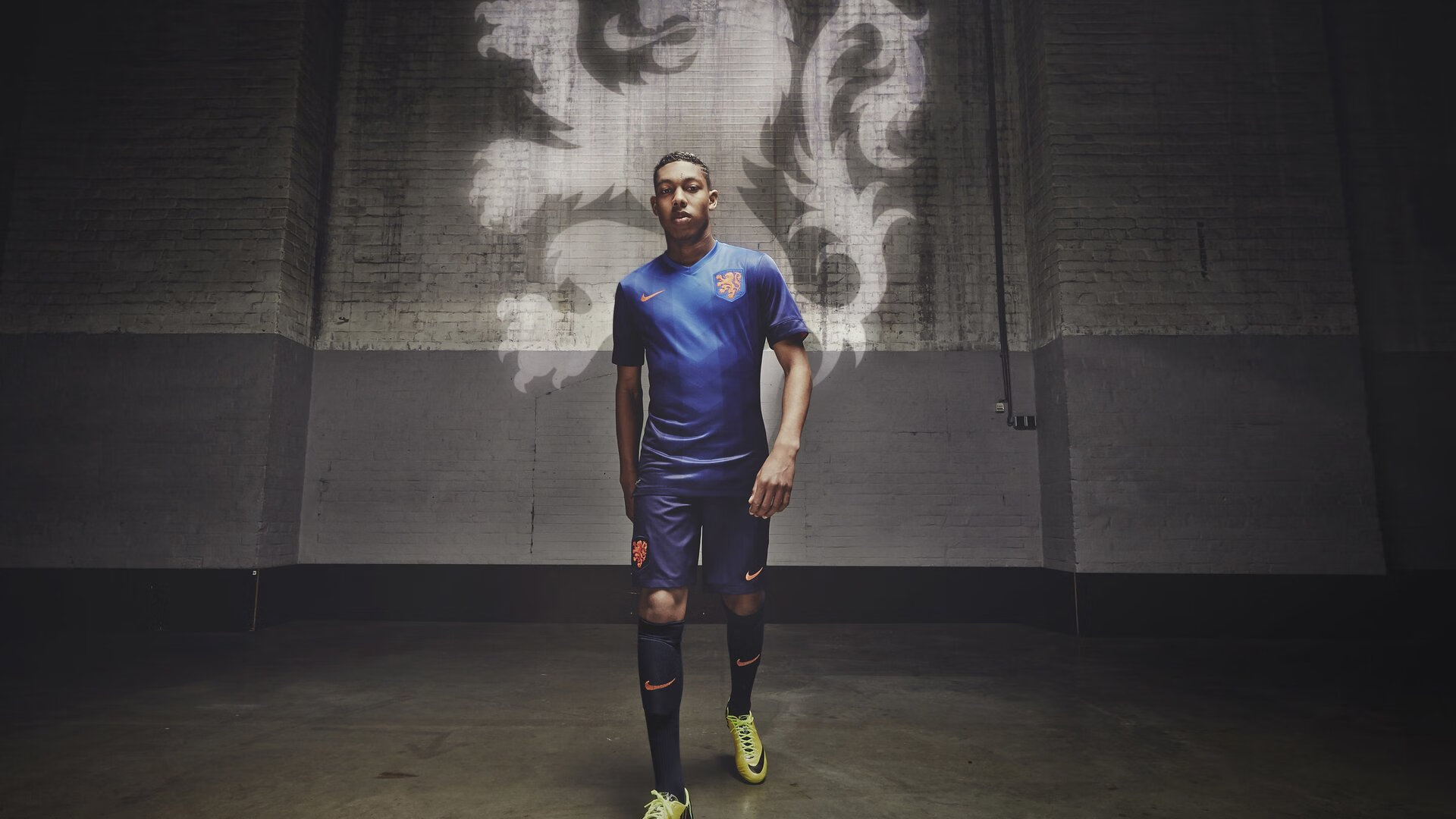 金玟哉领袖风采尽显,那不勒斯友谊赛力克牙买加,亚洲铁卫闪耀国际赛场